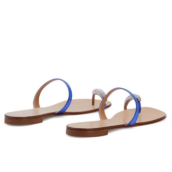 Giuseppe Zanotti Swarovski Crystal-Embellished Toe Ring Metallic Leather Sandals - Picture 4 of 9